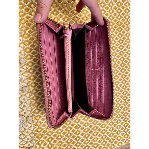 GG Pink Wallet With Tassel - Picture 4 of 4